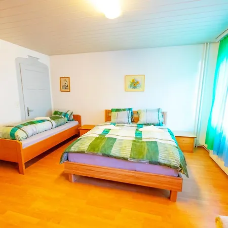 度假居 弗罗拉度假屋 *