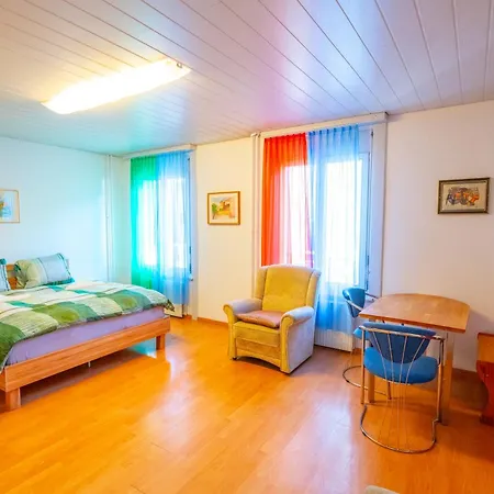 度假居 弗罗拉度假屋 因特拉肯